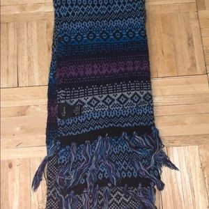 BEAUTIFUL CEJON SCARF